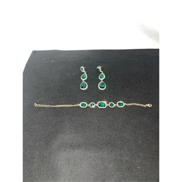 Green gem Earrings and bracelets set - Picture 5 of 10